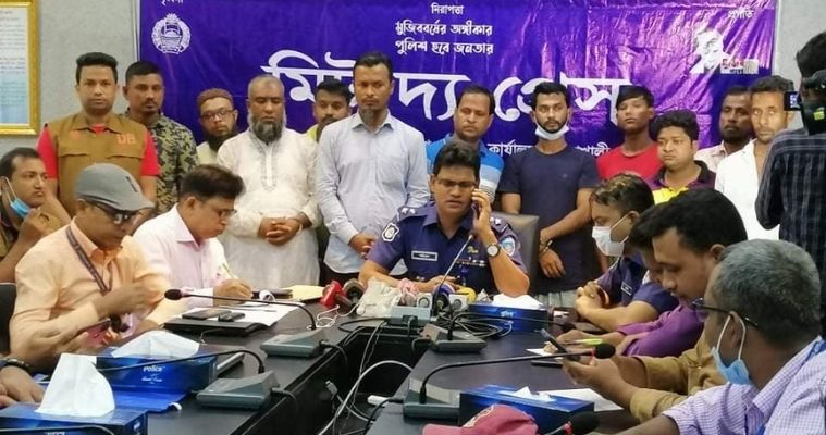 চৌমুহনীতে সাম্প্রদায়িক হামলা, বিএনপির ৪ নেতাসহ গ্রেফতার ১১