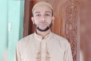 ৬ ছাত্রের চুল কেটে দেয়া সেই শিক্ষকের জামিন