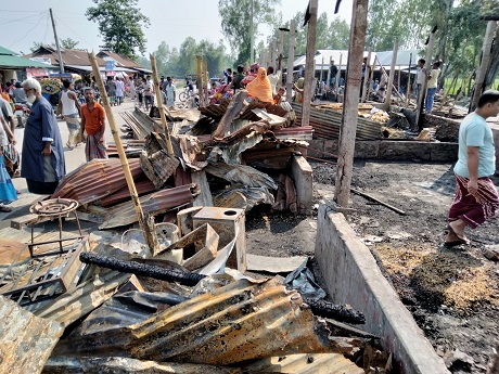 ভুরুঙ্গামারীতে ভয়াবহ অগ্নিকান্ডে ১২ দোকান পুড়ে ছাই