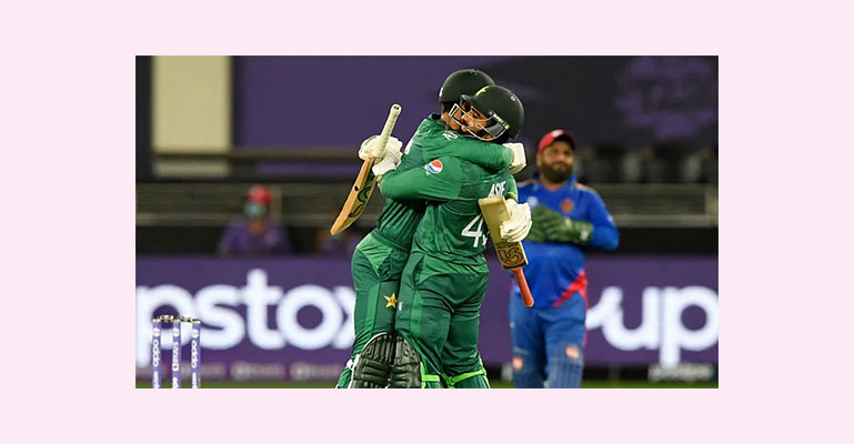 পাক-আফগান ম্যাচে জাদু দেখালেন আসিফ