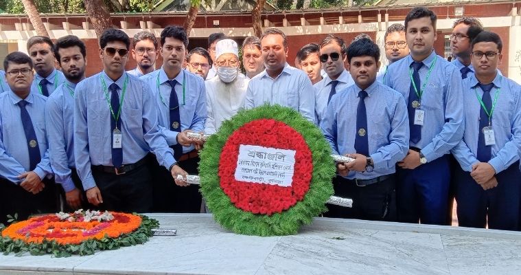 বঙ্গবন্ধুর সমাধিতে এলজিইডির প্রশিক্ষণার্থী প্রকৌশলীদের শ্রদ্ধা