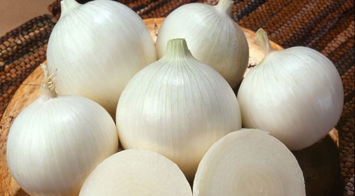 জেনে নিন সাদা পেঁয়াজ খাওয়ার উপকারিতা