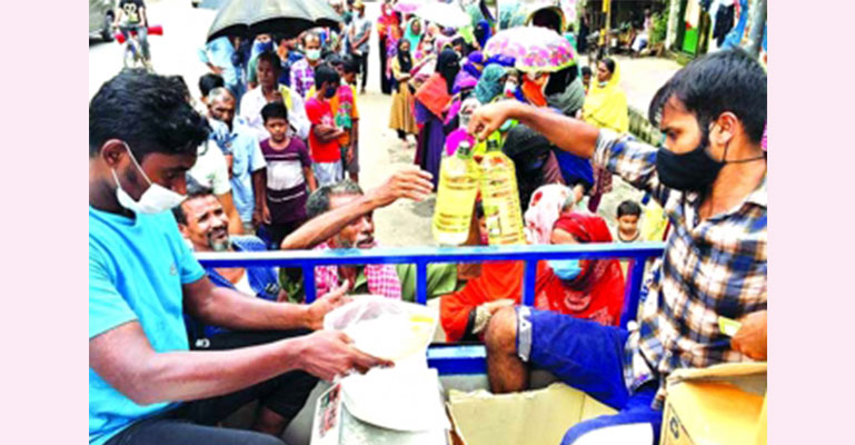 লাগামহীন দামে চরম সংকটে নিম্ন-মধ্যবিত্তরা