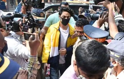 শাহরুখ পুত্রের এনসিবি অফিসে হাজিরা