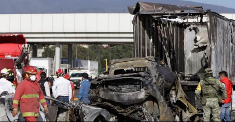 মেক্সিকোতে ভয়াবহ সড়ক দুর্ঘটনায় নিহত ১৯