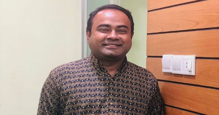 সায়েম খানের কবিতা 'তোমাদের ঈশ্বর-আমাদের ঈশ্বর'