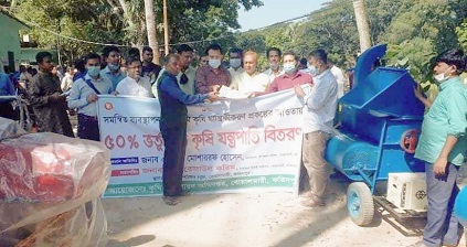 ফরিদপুরে ২১শ কৃষক পেলেন কৃষি উপকরণ