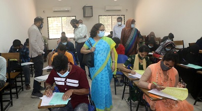 জাবিতে শান্তিপূর্ণভাবে প্রথম দিনের ভর্তি পরীক্ষা সম্পন্ন