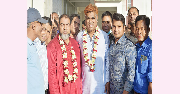 দিনাজপুর শিক্ষাবোর্ড কর্মচারী ইউনিয়নের নেতৃত্বে মাসুদ ও মওদুদ