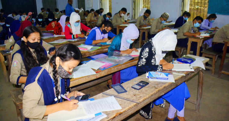 দিনাজপুর বোর্ডে এসএসসির প্রথম দিনে অনুপস্থিত ৫৯৭ পরীক্ষার্থী