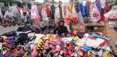 লক্ষ্মীপুরে নেমে এসেছে শীত, গরম কাপড়ের দোকানে ভীড়