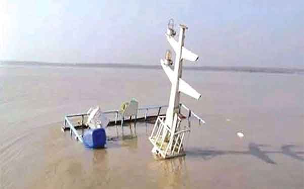 মোংলায় কয়লাবোঝাই বাল্কহেড ডুবে গেছে