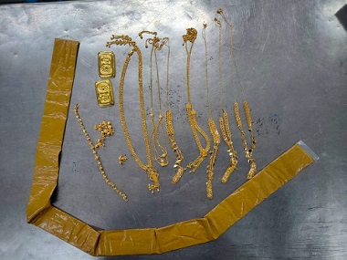 শাহজালালে চোরাইকৃত স্বর্ণের চালান উদ্ধার একজন আটক