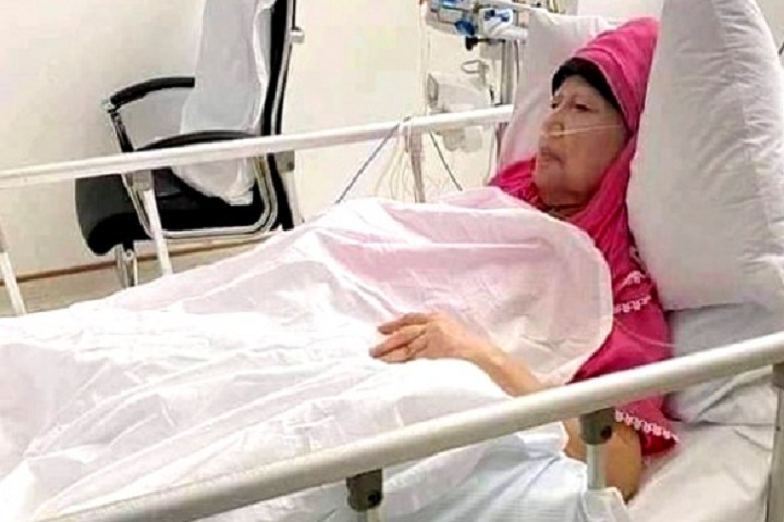 'নিবিড় পর্যবেক্ষণে খালেদা জিয়া'