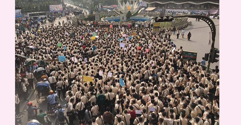 শিক্ষার্থীদের আন্দোলন চালিয়ে যাওয়ার ঘোষণা