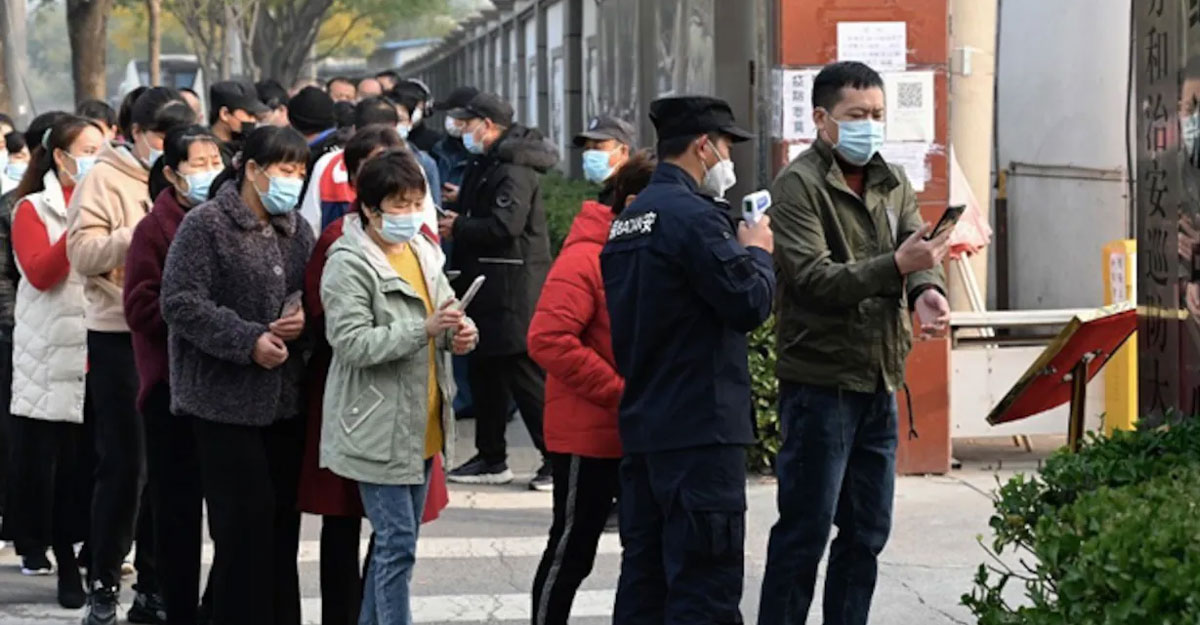 ৩ জন করোনা শনাক্তের পর ৫ শতাধিক ফ্লাইট বাতিল, বন্ধ স্কুলও