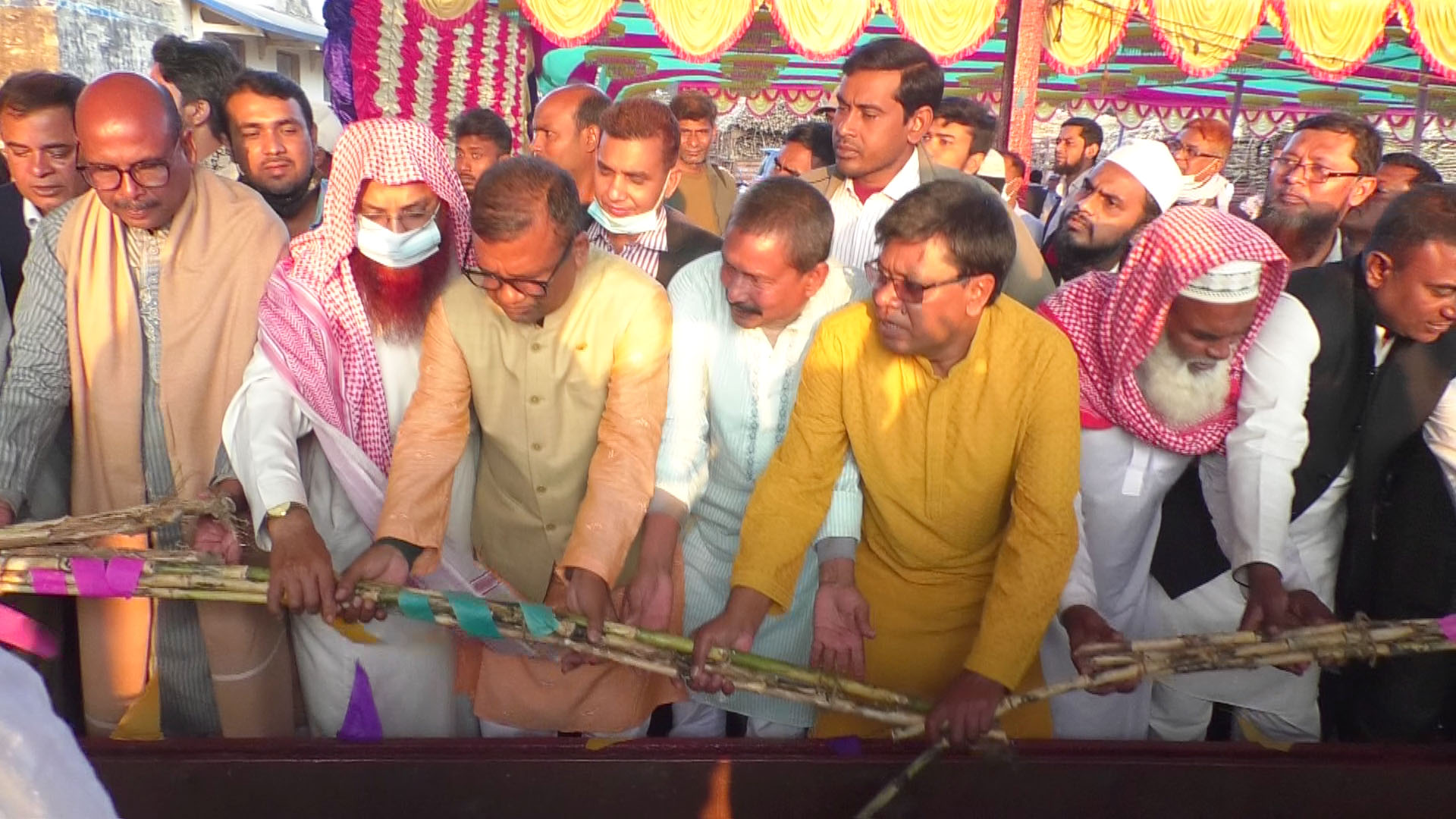 ২২ কোটি টাকা লোকসানের বোঝা নিয়ে আখ মাড়াই শুরু