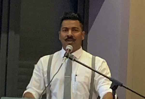 লন্ডনে আইন পেশায় যুক্ত হচ্ছেন সীতাকুন্ডের মহিউদ্দিন বহদ্দা চৌধুরী