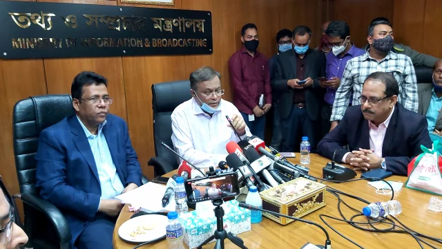 রাজনৈতিক উদ্দেশ্যে শেখানো বক্তব্য দিয়েছেন চিকিৎসকরা