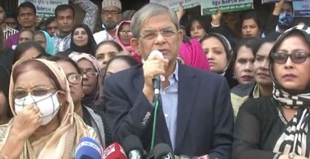 খালেদা জিয়াকে স্তব্ধ করে দিতে চায় সরকার : ফখরুল