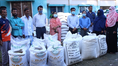 অবৈধভাবে মজুদকৃত সার জব্দ করেছে ভ্রাম্যমাণ আদালত