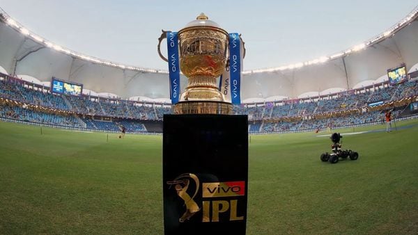 আইপিএলে কোন দল কাকে ছেড়ে দিল?