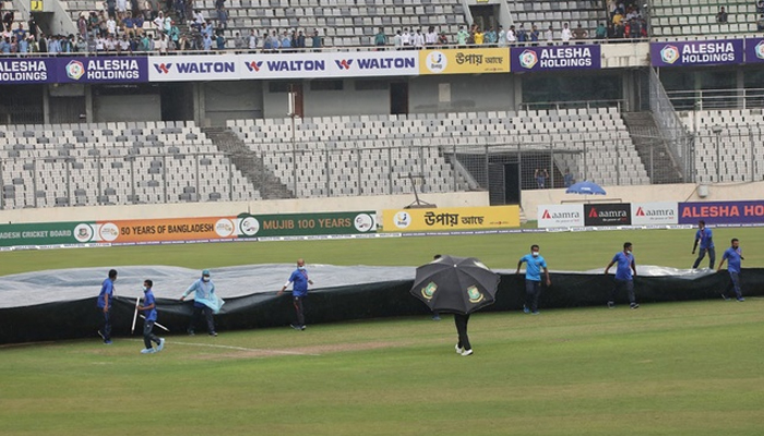 দ্বিতীয় দিনের শুরুতেই বৃষ্টির বাগড়া