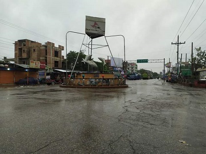 জাওয়াদের প্রভাবে লক্ষ্মীপুরে ৩দিন গুড়ি বৃষ্টি, জনজীবন স্থবির