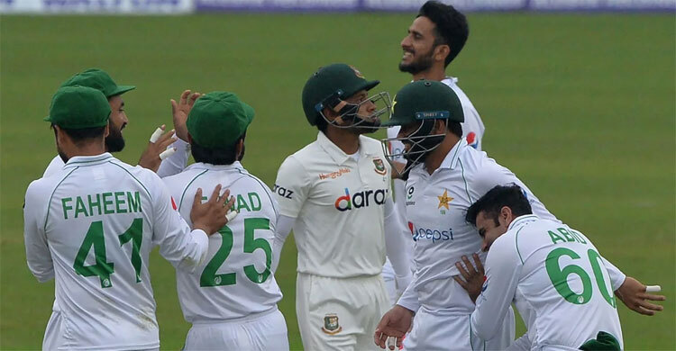 দাঁড়াতেই পারলো না বাংলাদেশ, ফলোঅন এড়ানো নিয়েই শঙ্কা