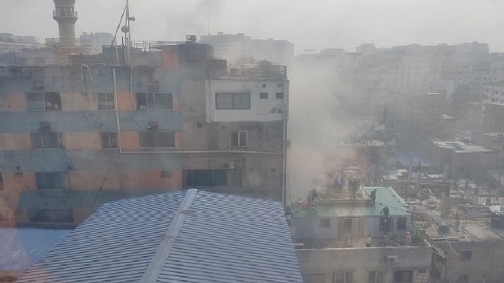 রাজধানীর বাংলামোটরে আর কে টাওয়ারে আগুন