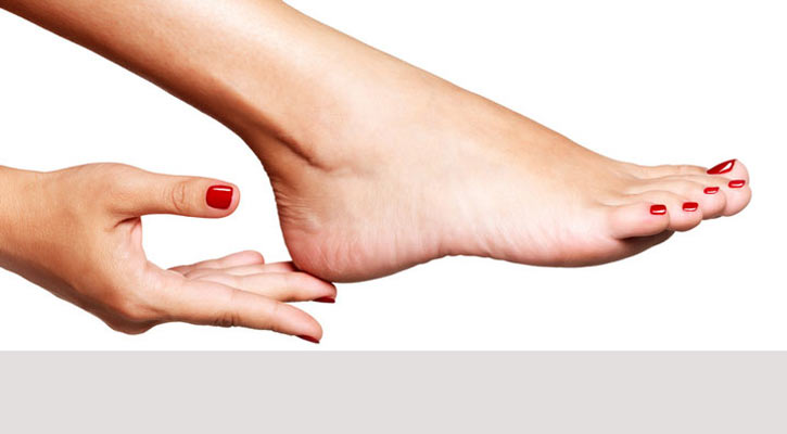 পা ফাটার কারণ ও প্রতিকার