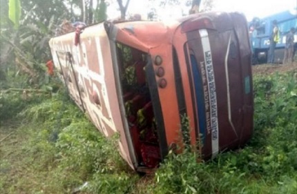 চট্টগ্রামে বাস উল্টে নিহত ২