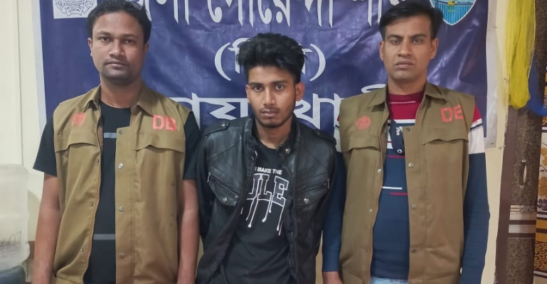 অশ্লীল ভিডিও ধারণ: কিশোর গ্যাংয়ের প্রধান গ্রেফতার