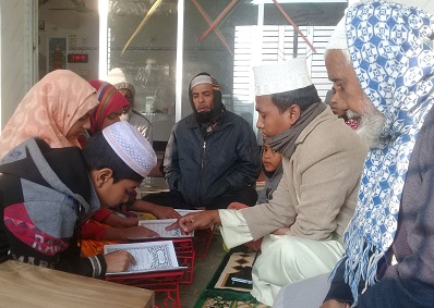 মোড়েলগঞ্জে মসজিদ ভিত্তিক পাঠাগারে কুরআনের ছবক অনুষ্ঠান