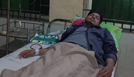 ঠাকুরগাঁওয়ে সাংবাদিকের উপর হামলা, গাড়ি ভাঙচুর