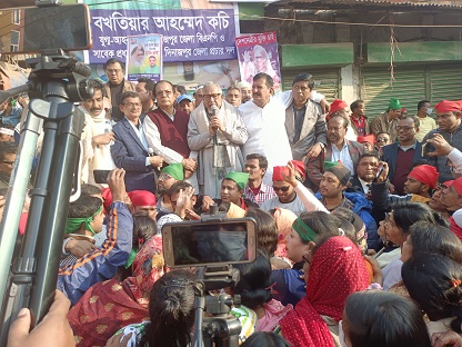 চিকিৎসার জন্য বিদেশে পাঠানোর ব্যবস্থা করুন: দিনাজপুরে নজরুল ইসলাম খান