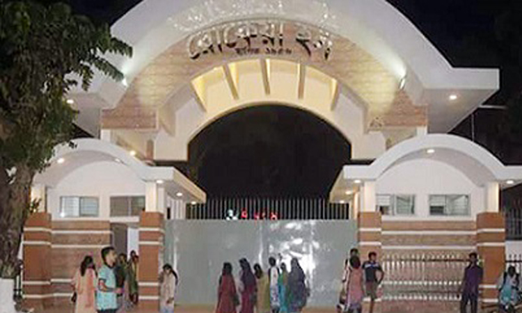 ঢাবির হলে থাকতে পারবেন বিবাহিত ছাত্রীরা