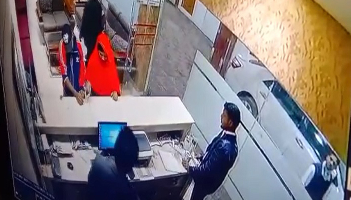 কক্সবাজারে নারী পর্যটক ধর্ষণ : সিসিটিভি ফুটেজে শনাক্ত ৩