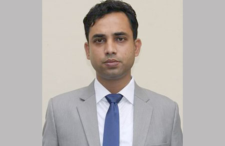 লঞ্চ থেকে নদীতে লাফ দিয়ে প্রাণে বাঁচলেন ইউএনও