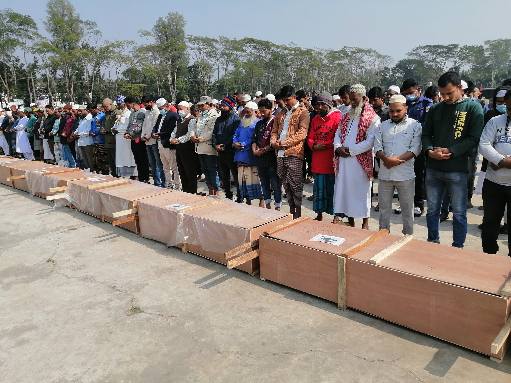 বরগুনাগামী ‘এমভি অভিযান-১০’ লঞ্চে আগুন:  জানাজা  দাফন সম্পন্ন