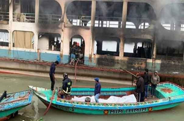 লঞ্চে আগুন লেগে মৃত্যু : ৫০ লাখ টাকা করে ক্ষতিপূরণ চেয়ে রিট