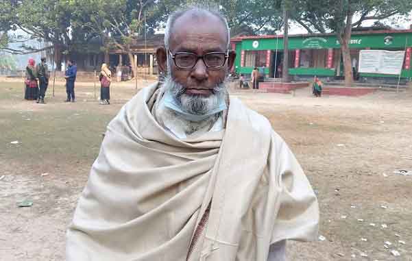 স্বাধীনতার ৫০ বছরে প্রথম ভোট দিলেন আনছার কমান্ডার!