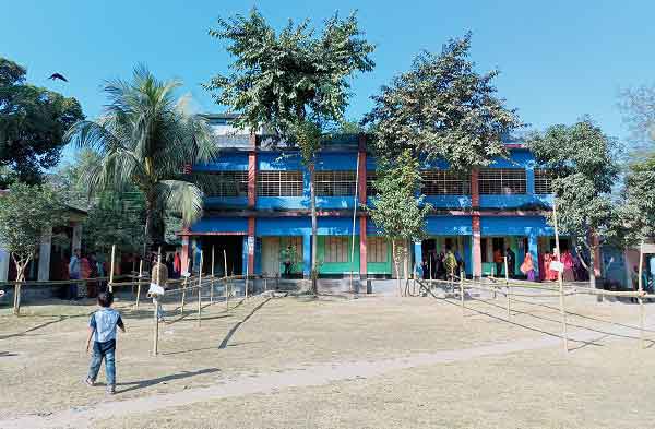 বেলা বাড়ার সাথে ভোটার উপস্থিতিও কমেছে