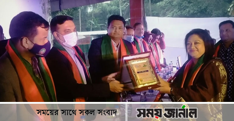 গুণিজন সংবর্ধনা পেলেন পদ্মা ব্যাংকের কর্মকর্তা সেলিমা বেগম