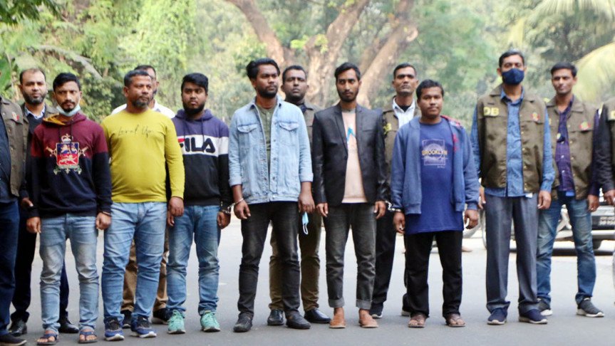 অস্ত্র-ইয়াবাসহ শীর্ষ সন্ত্রাসী জিসান গ্রুপের ৭ সদস্য গ্রেপ্তার