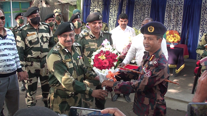 হিলি সীমান্তে বিএসএফ’র অতিরক্তি মহাপরিচালকের সাথে বিজিবি’র সৌজন্য সাক্ষাৎ