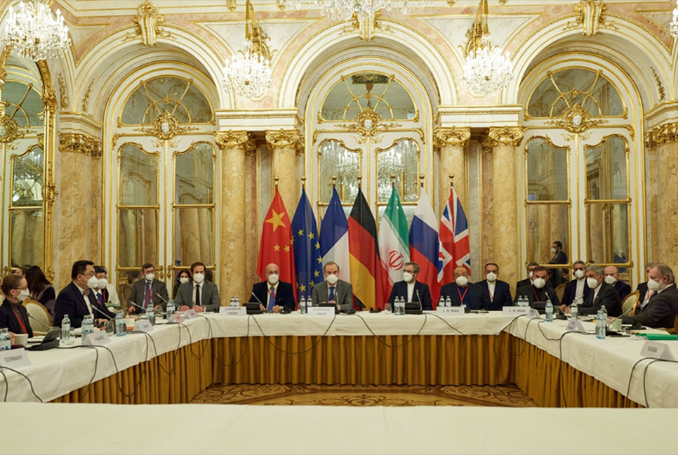 ইরানের বিরুদ্ধে যুক্তরাষ্ট্রের নিষেধাজ্ঞা প্রত্যাহার চায় চীন