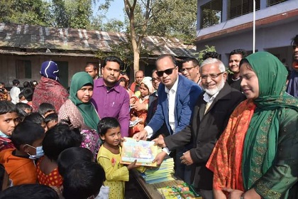 বই উৎসবে নেই ৫ম শ্রেণির কোনো বই
