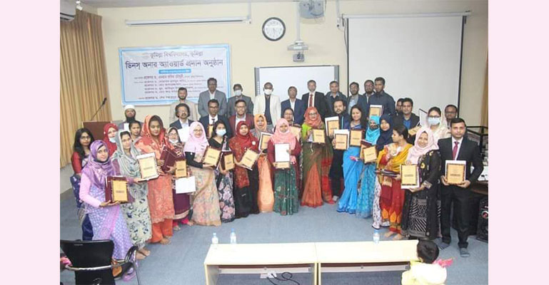 ডিনস অ্যাওয়ার্ড পেলো কুবি'র ৫১ শিক্ষার্থী