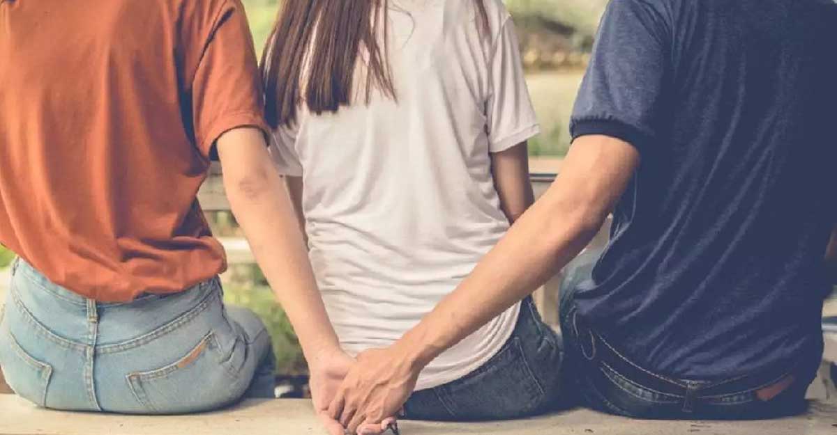 কোন পেশায় থাকলে পরকীয়ার প্রবণতা বাড়ে